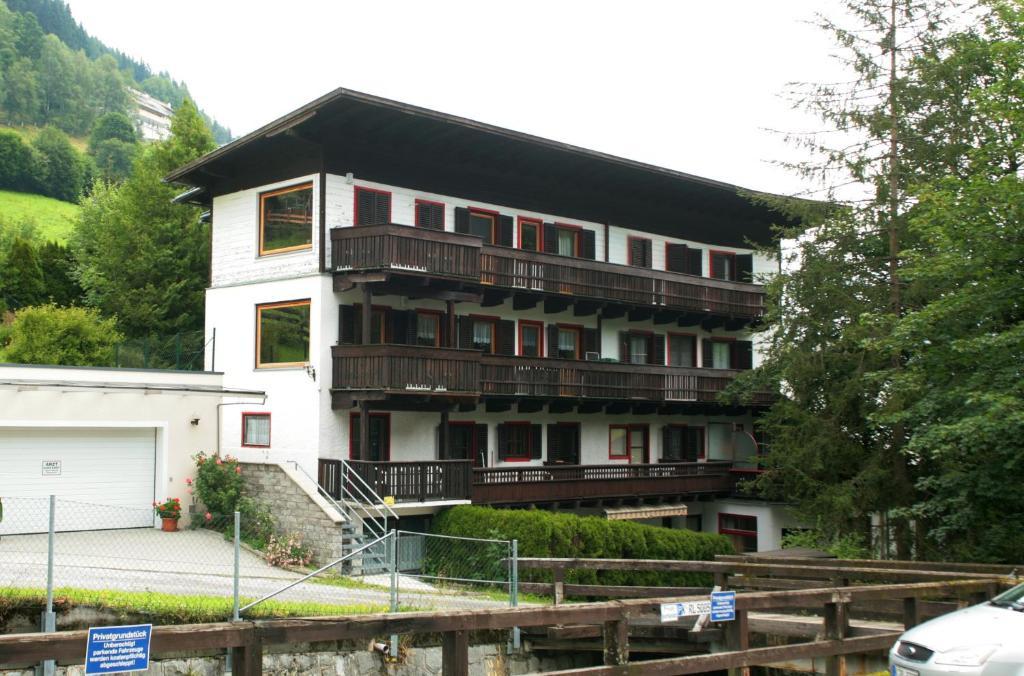 Appartementhaus Tirolerheim Zell am See Exterior photo